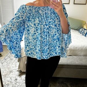 Off the should Blue & white flower top new without tags